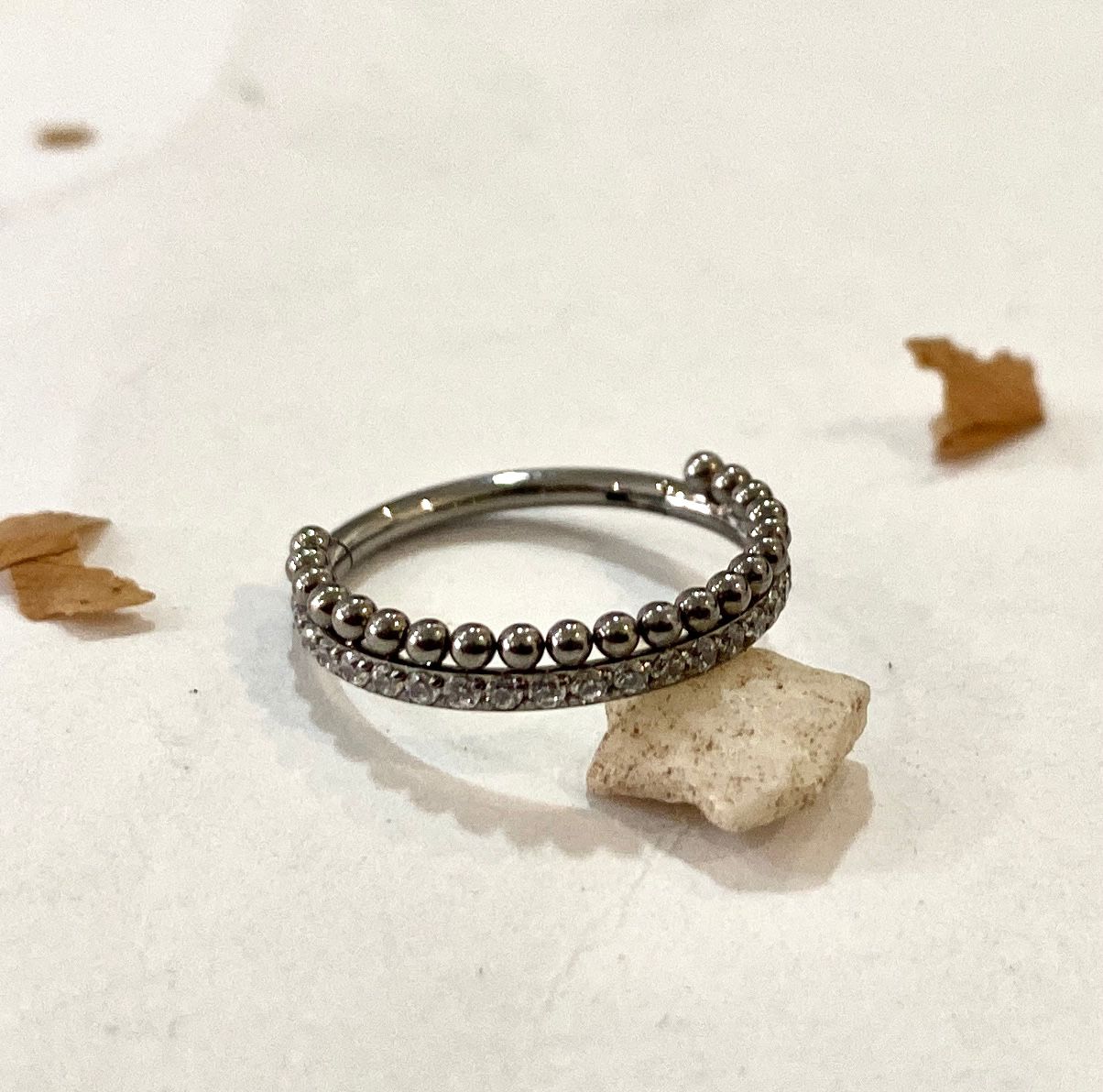 Argola cravejada com Esferas Nova York